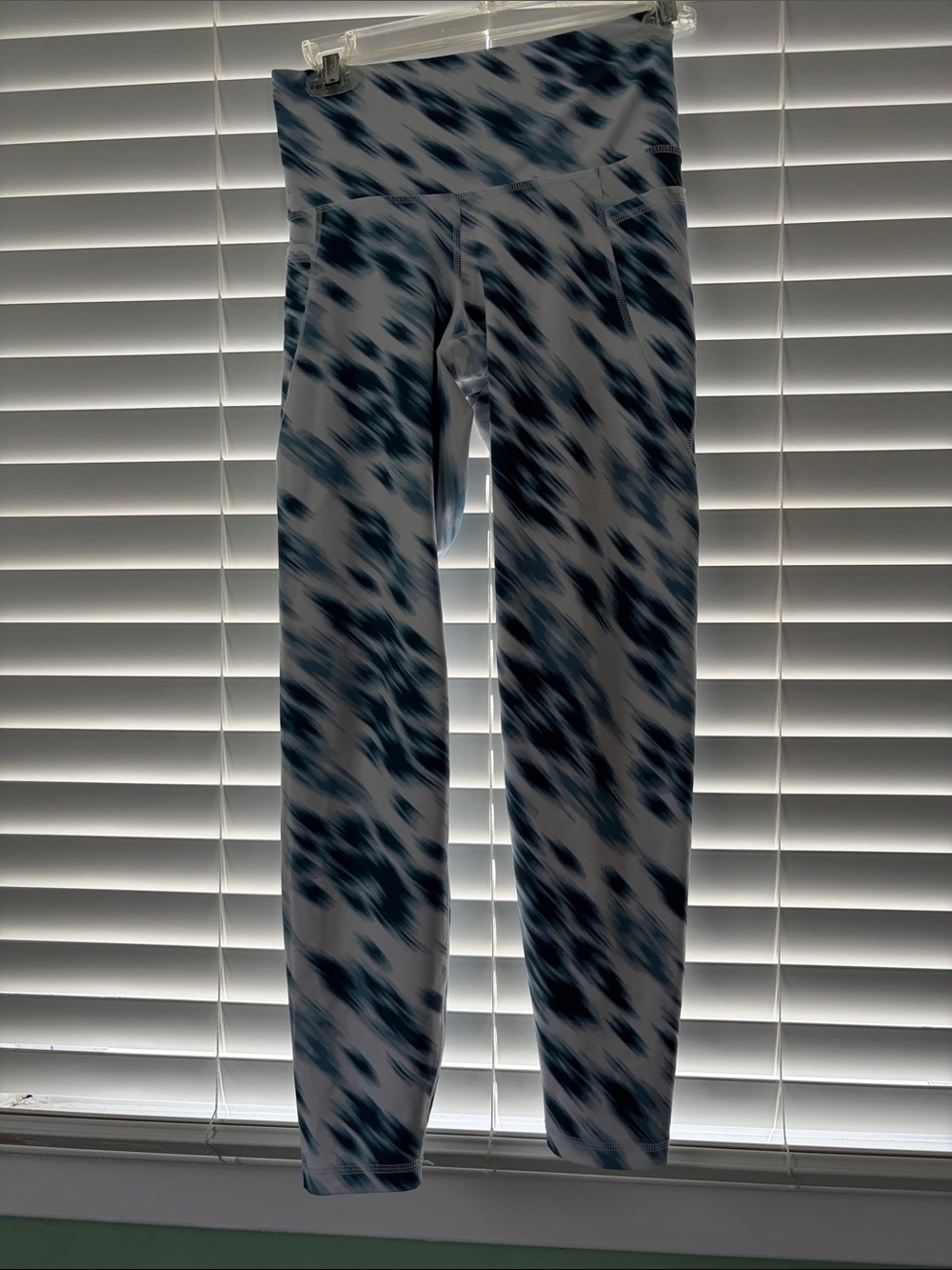 Old Navy Blue White Tie-Dye High-Rise Leggings